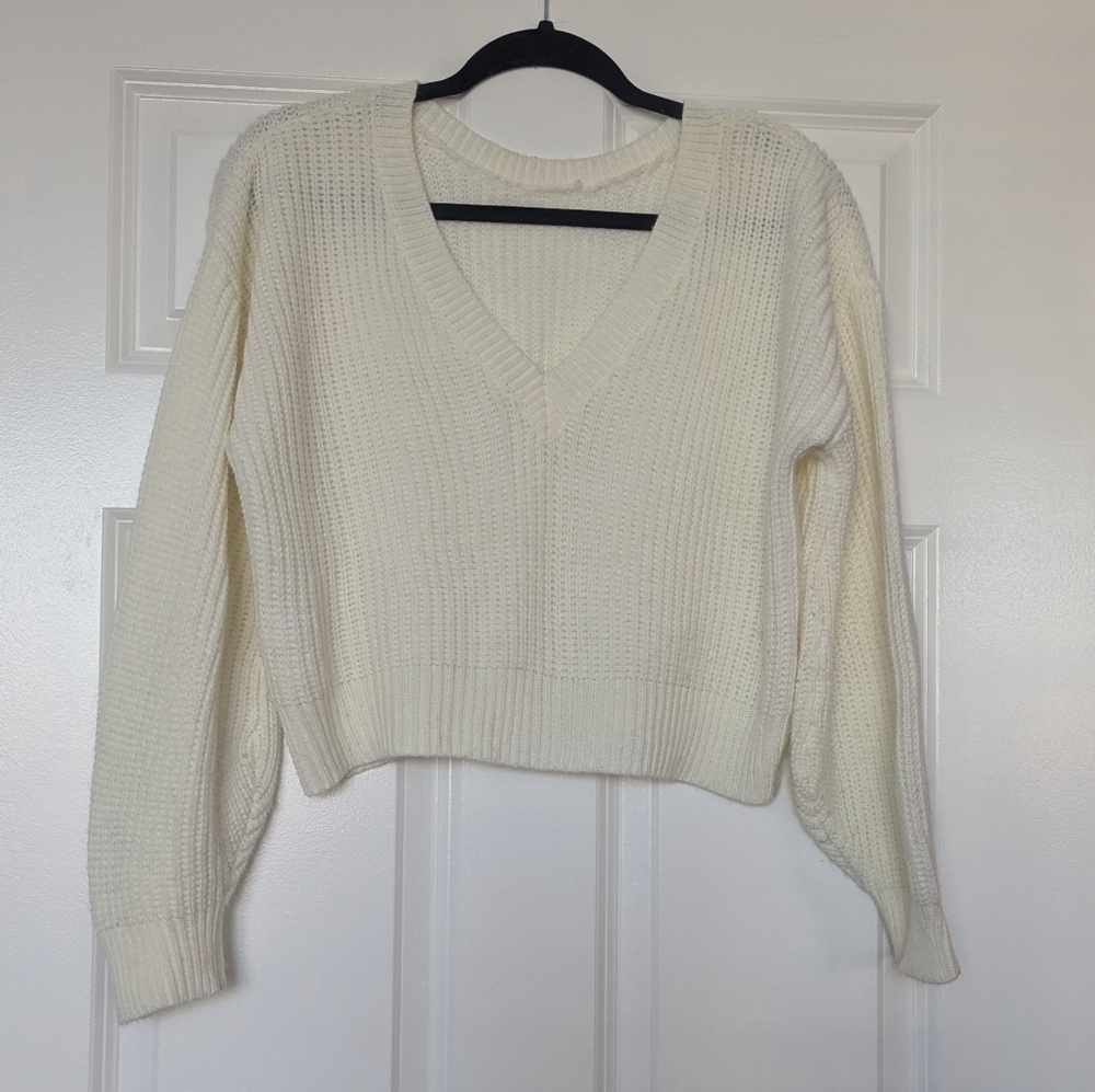 Reversible White Lulus Sweater - Picture 3 of 8